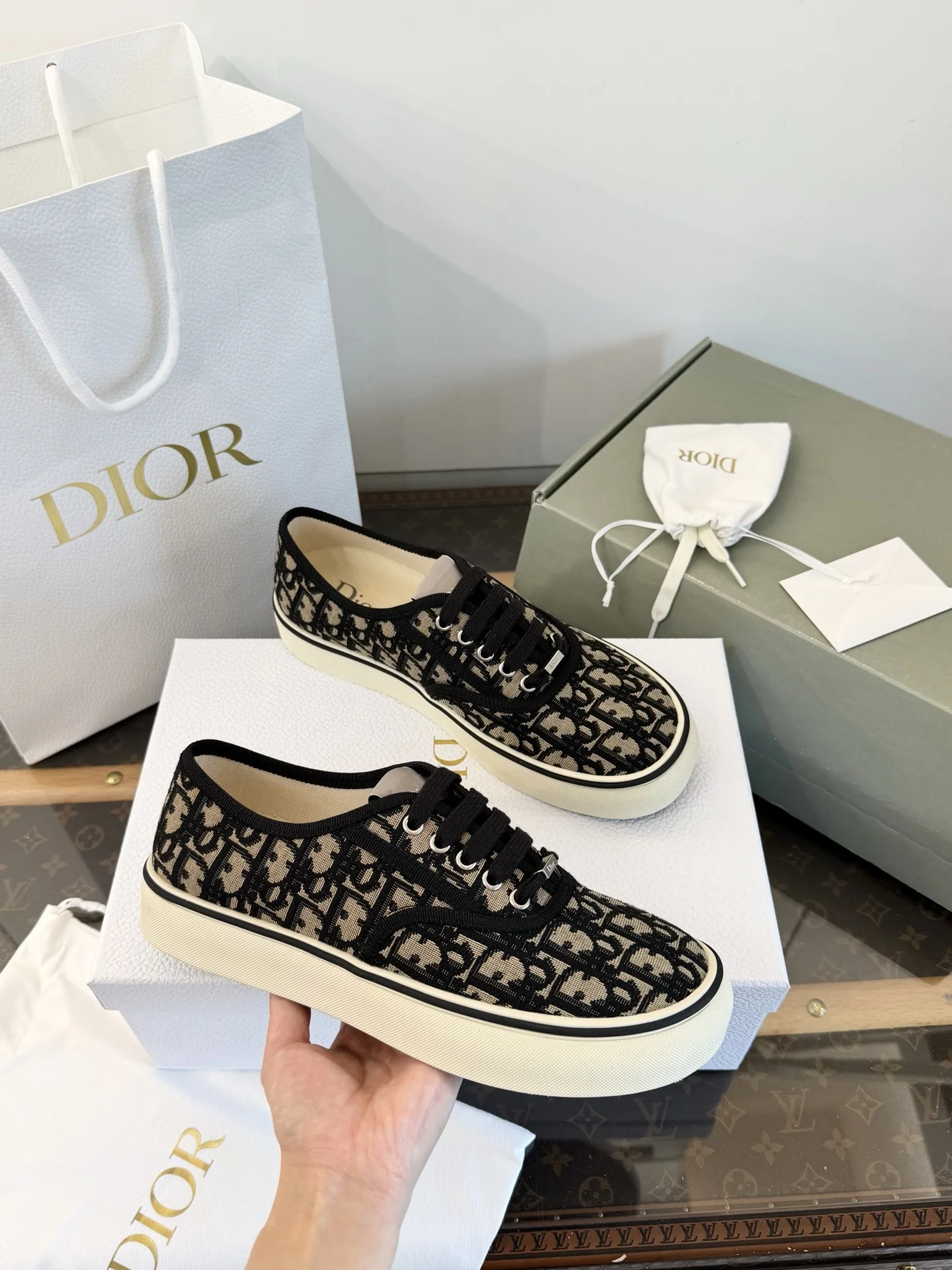 1-4129 Dior Saltwind Oblique Embroidered Thick Sole Sneakers - Image 1