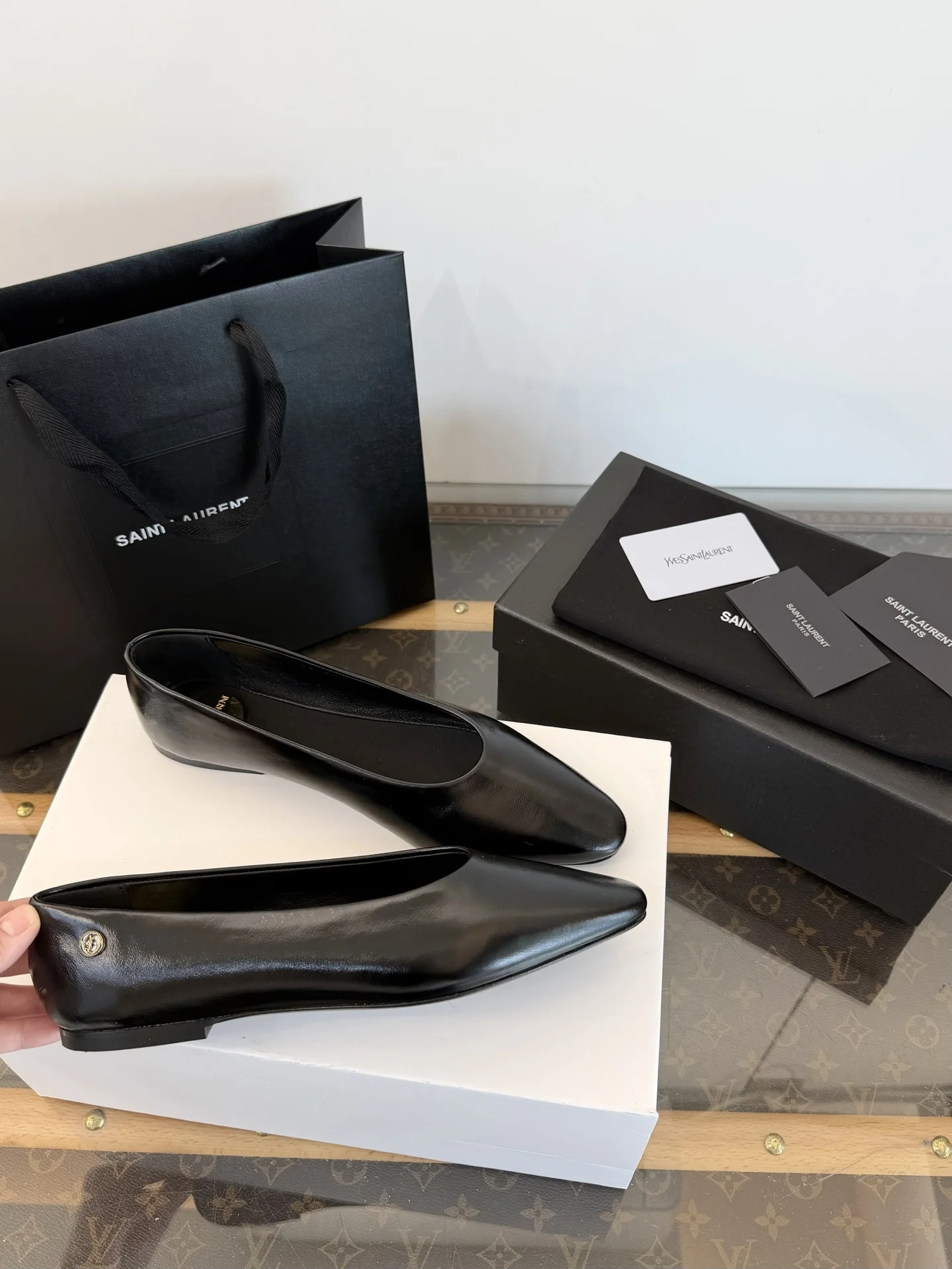 1-4168 YSL Saint Laurent Smooth Leather Pointed Ballet Flats - Image 1