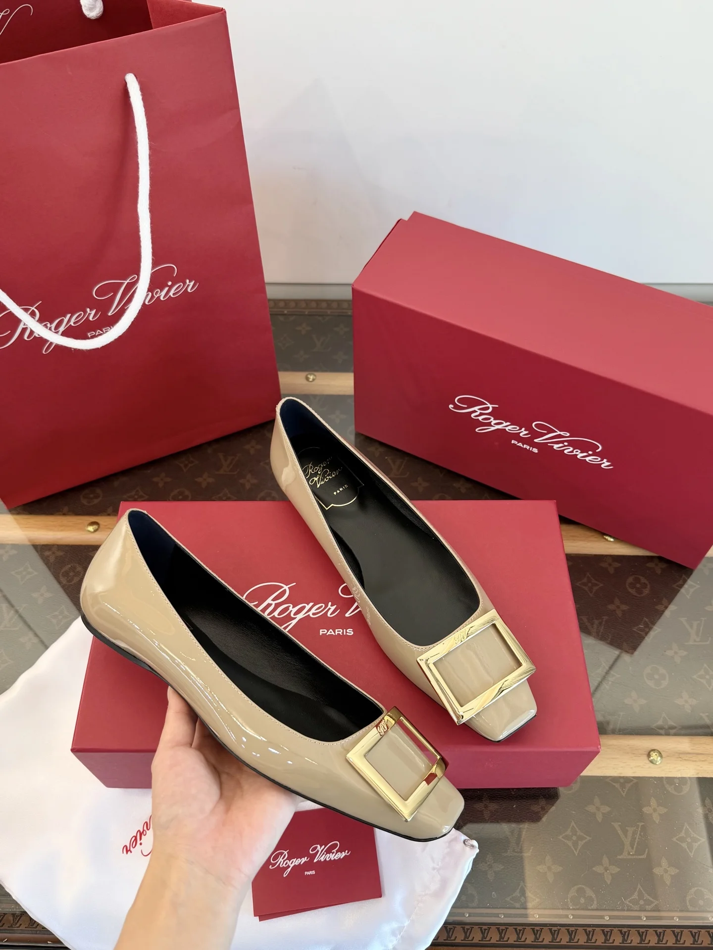 1-4192 Roger Vivier Belle Vivier Patent Leather Ballet Flats - Image 1