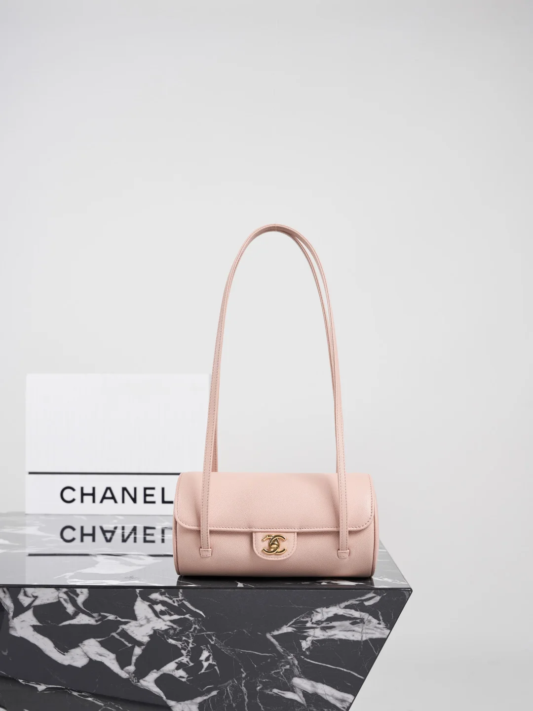 1-44 UbestLuxury Chanel Chanel 26P Handbag 20.5cm main product photo SKU CH30646