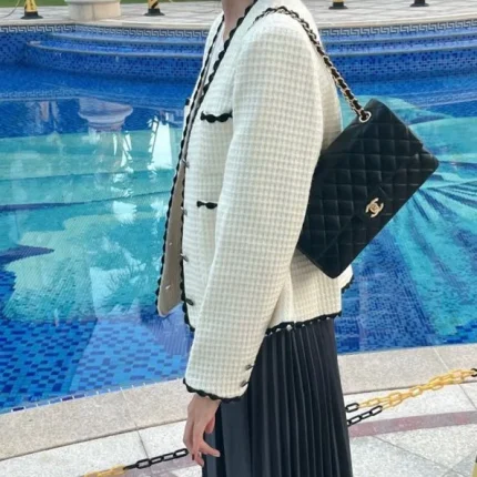 UbestLuxury Chanel Chanel Classic Flap Black Lambskin Gold 25cm main product photo SKU CH30855