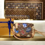Louis Vuitton SIDE TRUNK Medium Handbag Case 21cm