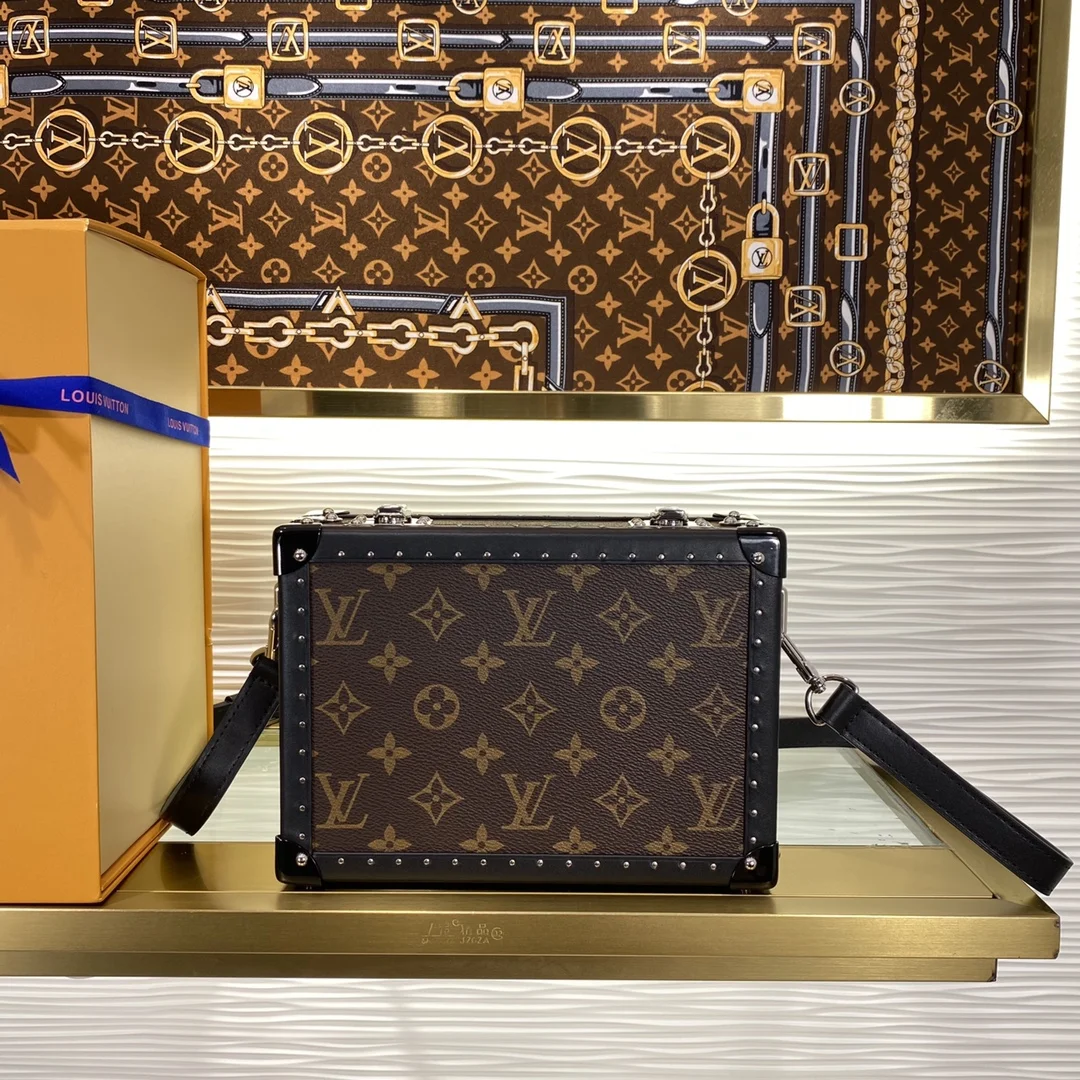 1-4634 Louis Vuitton soft trunk Handbag Case 23cm - Image 1