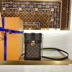 Louis Vuitton Trunk Vertical Case 17.5cm