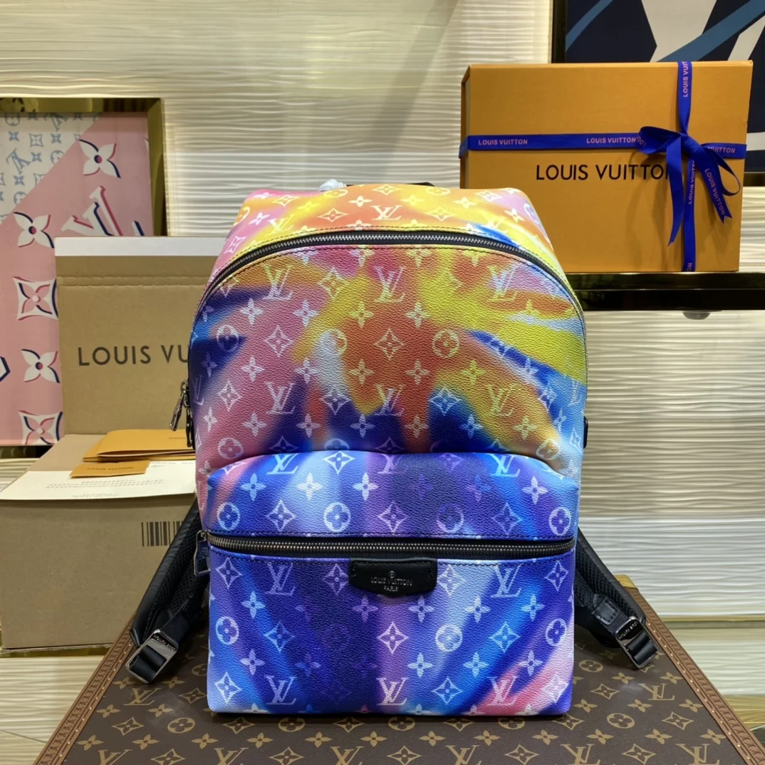 1-4656 Louis Vuitton Discovery Backpack 40cm - Image 1