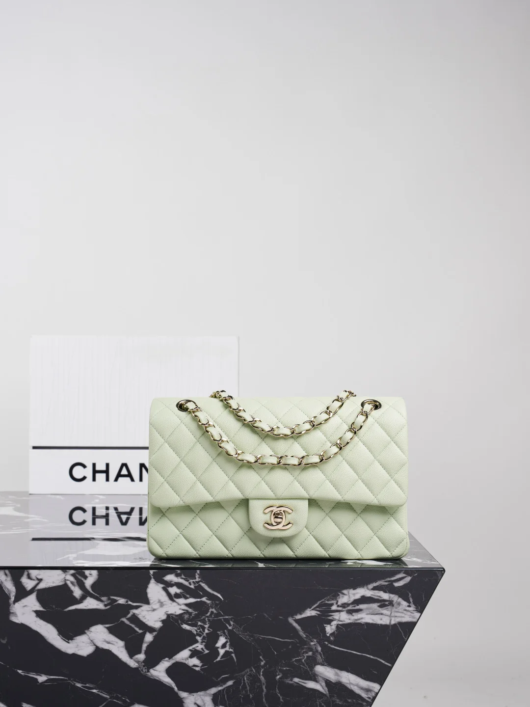 1-530 UbestLuxury Chanel Classic Flap Medium Handbag 25.5cm main product photo SKU CH30909