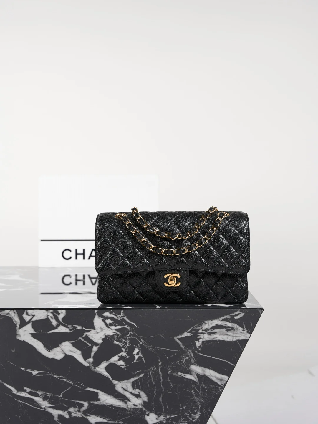 1-558 UbestLuxury Chanel Classic Flap Medium Handbag 25.5cm main product photo SKU CH30929