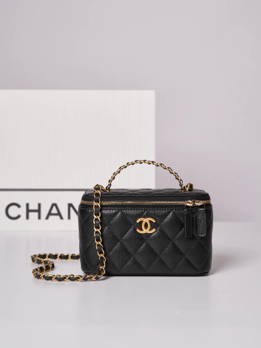 1-561 UbestLuxury Chanel Chanel Handbag 17cm main product photo SKU CH30932