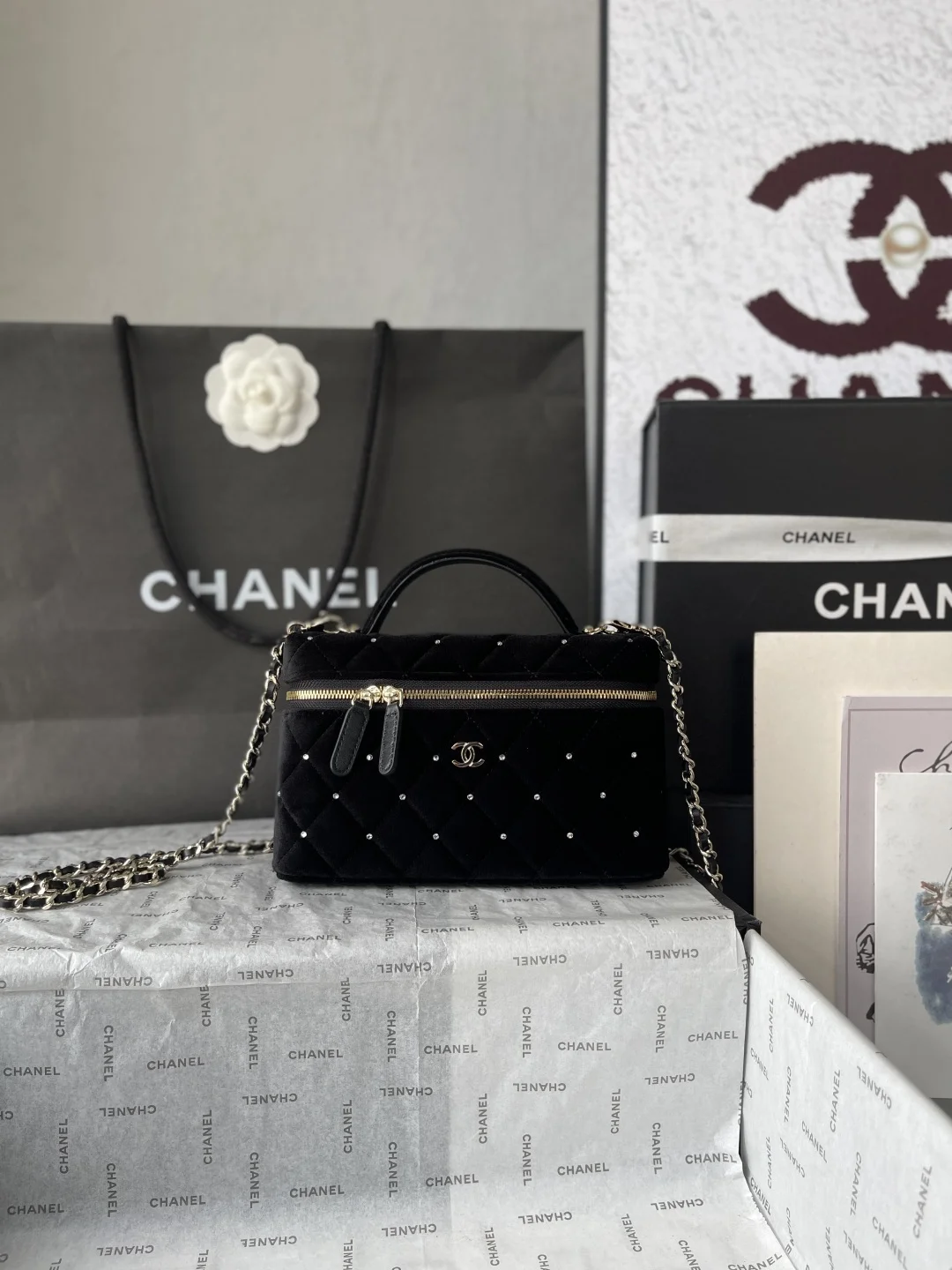 1-566 UbestLuxury Chanel Chanel 25K Black Velvet Diamond Box Handbag 19cm main product photo SKU CH30937
