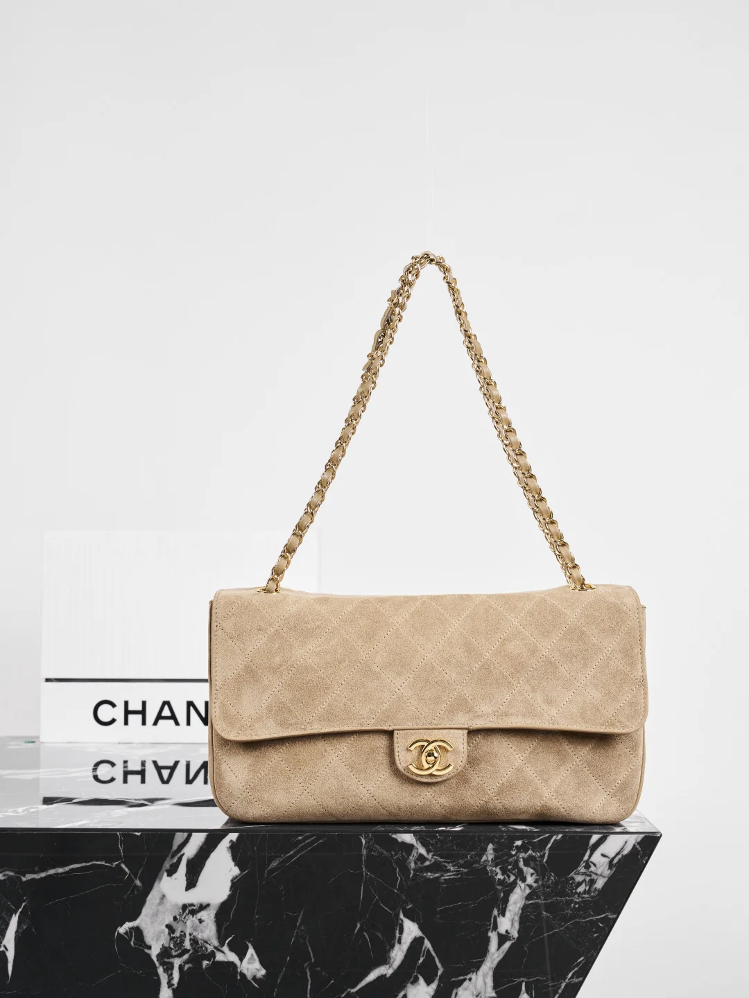 1-58 UbestLuxury Chanel Chanel Maxi Flap Bag 32cm main product photo SKU CH30656