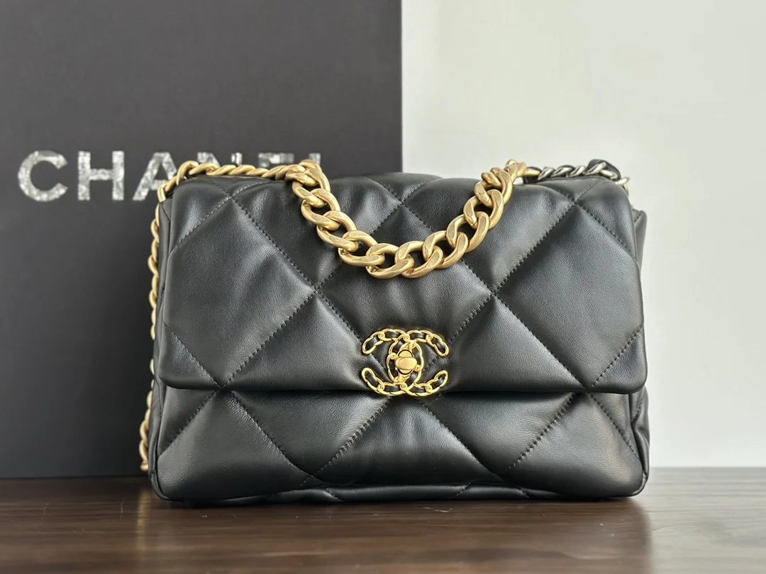 1-598 UbestLuxury Chanel Chanel 19 Bag Shoulder Bag 30cm main product photo SKU CH30957
