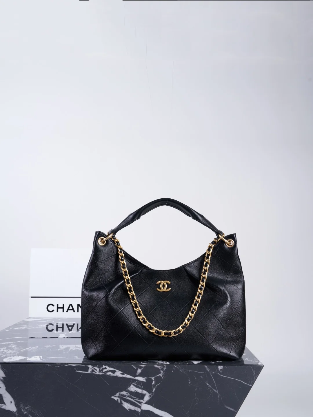 1-702 UbestLuxury Chanel Chanel Hobo Shoulder Bag 35cm main product photo SKU CH31027