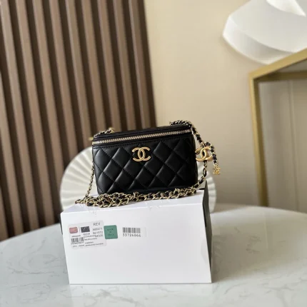 UbestLuxury Chanel Chanel 25B Shoulder Bag 17cm main product photo SKU CH31089