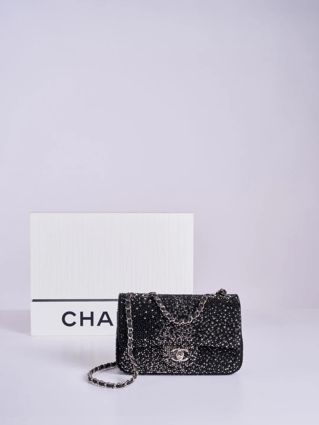 1-823 UbestLuxury Chanel Chanel 25k Handbag 21cm main product photo SKU CH31104