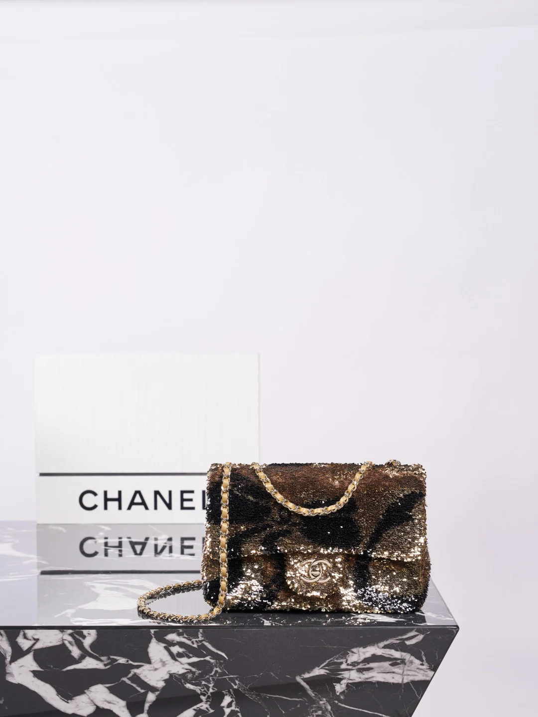 1-846 UbestLuxury Chanel Chanel 25k Handbag 21cm main product photo SKU CH31119