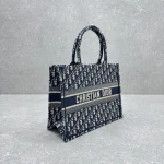 Louis Vuitton Tote Bag 26.5cm - Image 2