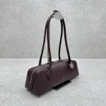 Le Teckel Dachsund Bag Large Burgundy Goat Grain - Image 2