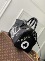 Louis Vuitton Handbag 32cm - Image 2
