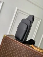 Louis Vuitton Handbag 33cm - Image 2