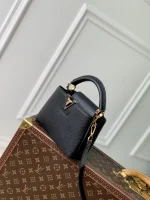 Louis Vuitton Capucines Shoulder Bag 21cm - Image 2