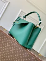 Louis Vuitton Capucines Handbag 37.5cm - Image 2