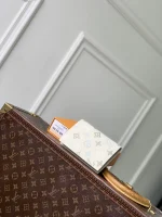 Louis Vuitton Passport Cover 14cm - Image 2