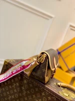 Louis Vuitton DIANE Shoulder Bag 25cm - Image 2