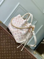 Louis Vuitton Dream Animation Handbag 32cm - Image 2