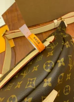 Louis Vuitton Handbag 37cm - Image 2