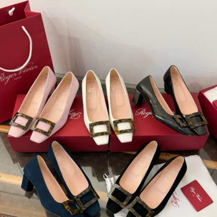Roger Vivier collection image
