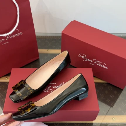 Roger Vivier collection image