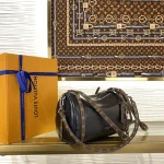 Louis Vuitton EXPRESS Small Handbag Wallet 26cm - Image 2