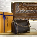 Louis Vuitton EXPRESS Medium Handbag Wallet 36cm - Image 2