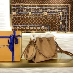LV Ski BELLA Handbag 22cm - Image 2