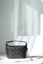 UbestLuxury Chanel Chanel 25C Hobo Handbag 21.5cm product photo detail 1 SKU CH31071