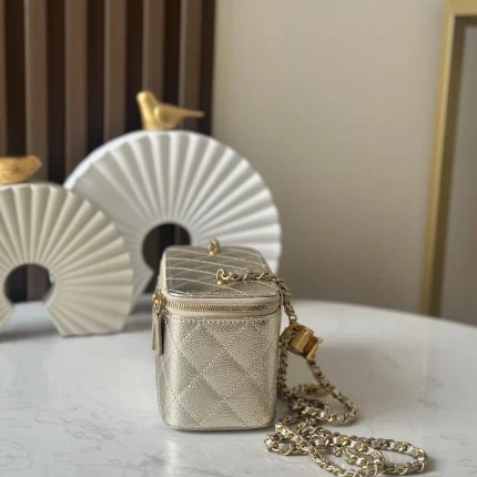 UbestLuxury Chanel Chanel Shoulder Bag 17cm product photo detail 1 SKU CH31087