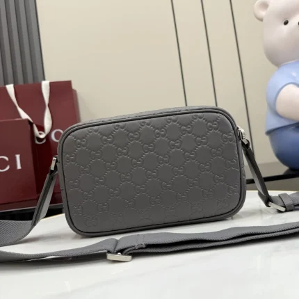 UbestLuxury Gucci GG Emblem Shoulder Bag 23cm product photo detail 1 SKU GU25177
