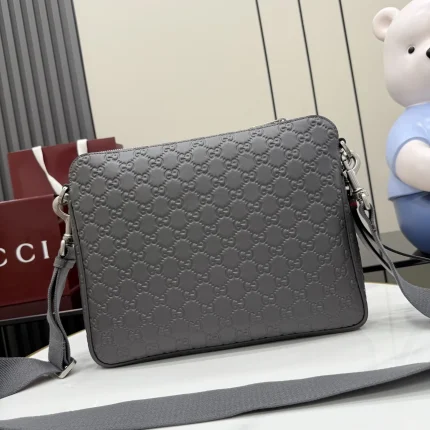 UbestLuxury Gucci GG Emblem Shoulder Bag 31cm product photo detail 1 SKU GU25179