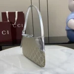 UbestLuxury Gucci GG Emblem Shoulder Bag 23cm product photo detail 2 SKU GU25702