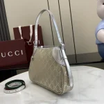 UbestLuxury Gucci GG Emblem Shoulder Bag 24.5cm product photo detail 2 SKU GU25703
