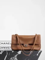 UbestLuxury Chanel Chanel Shoulder Bag 32cm product photo detail 2 SKU CH30782