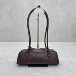 Le Teckel Sausage Bag Small Goat Grain Wine Red - Image 3