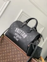 Louis Vuitton Handbag 32cm - Image 3