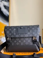 Messenger MM Voyager Handbag 32cm - Image 3