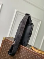 Louis Vuitton Handbag 33cm - Image 3