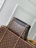 Louis Vuitton Shoulder Bag 24cm - Image 3