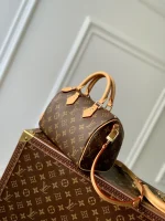 Louis Vuitton Handbag 20.5cm - Image 3