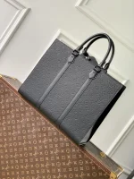 Louis Vuitton SAC PLAT 24H Shoulder Bag 41cm - Image 3