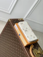 Louis Vuitton Wallet 21cm - Image 3