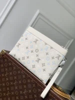 Pochette To-Go Handbag 30cm - Image 3